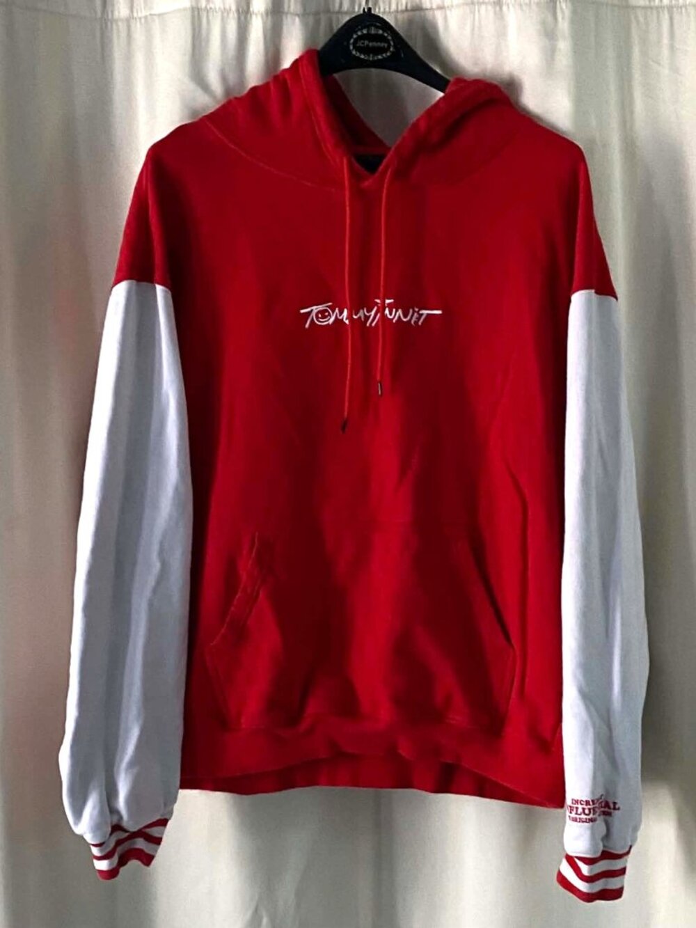 TommyInnit Hoodie XL Red White Colorblock Pullover Graphic Merch Sweatshirt